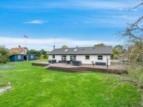 Holiday Home Laulu - 200m from the sea by Interhome, Bogø By